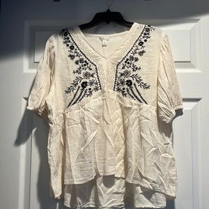 NWOT. Women’s size large boho shirt.